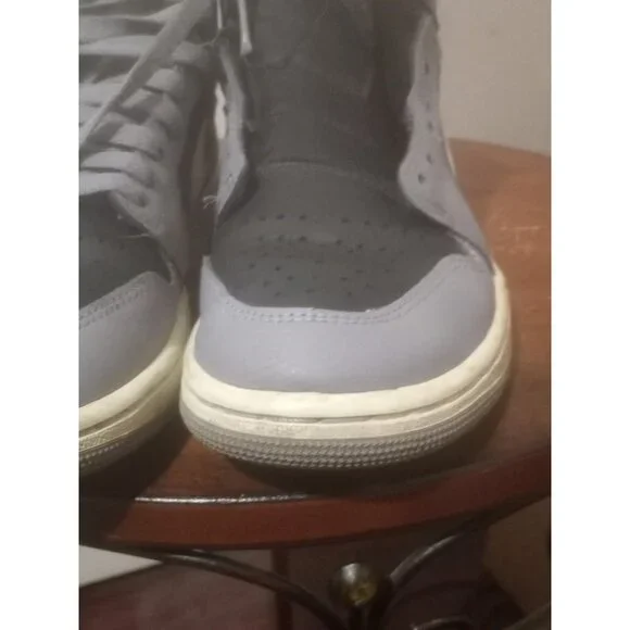 Air Jordan 1 Mid Women's Size 8 Cement Grey/Sail BQ6472 022 - Picture 9 of 13